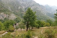 Opuštěná vesnice Qerec.