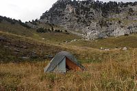 Naše nocoviště v divočině.