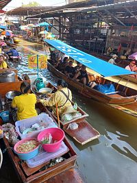 floating market - Damnuak Saduak