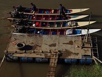 rychlé čluny na řece Mekong