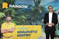 Předseda představenstva CK Rainbow Maciej Szczechura informuje na pražské prezentaci