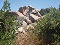 bizarní tvary skal na severním pobřeží