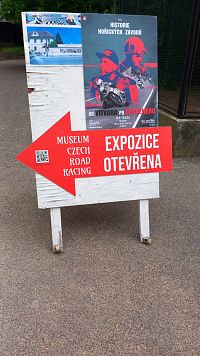 Vchod do muzea silničních závodů