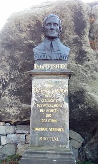 Peschekův pomník v Oibynu