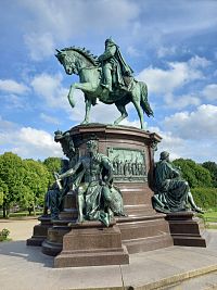 Pomník Fridricha Františka II. ve Schwerinu