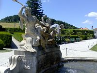 Dominanta zahrady fontána