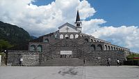Kostel na památku italských vojáků padlých v 1.s.v.v postavený Musolinim