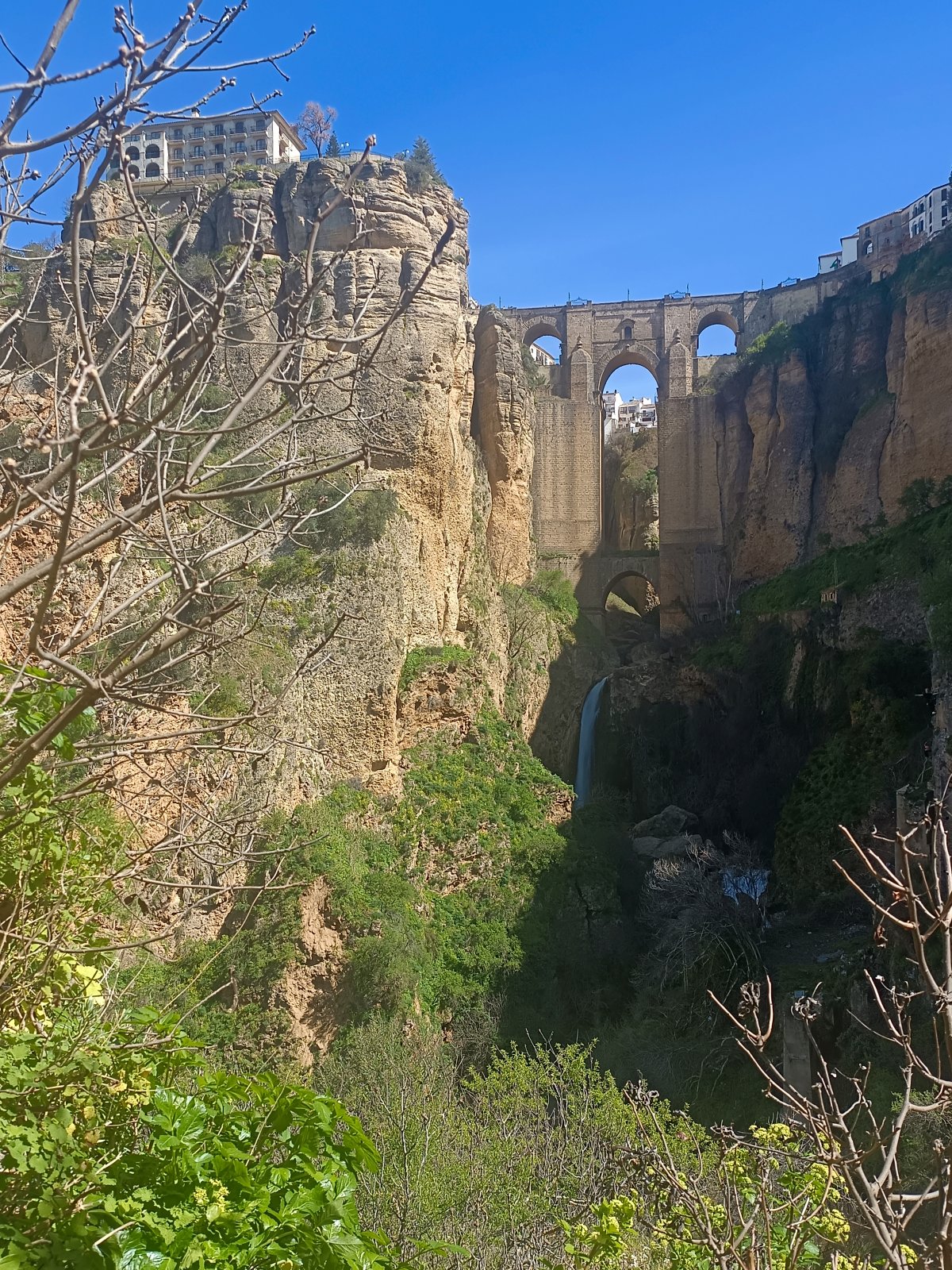 Ronda a Setenil de las Bodegas