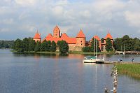 Trakai. Ostrovní hrad Trakai na malebném jezeře. :)