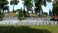 Polský vojenský hřbitov před starým hřbitovem.