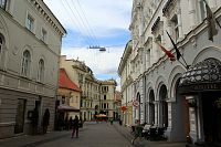 Hlavní ulice Aušros Vartų, vstup do Starého města :).