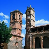 Torres del Tardón e Iglesia de la Trinidad, Alcaraz - ALBACETE - CASTILLA-LA MANCHA © Turespaňa