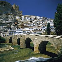 Románský most, Alcalá del Júcar - ALBACETE - CASTILLA-LA MANCHA © Turespaňa