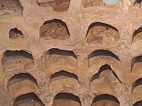 Punská zeď s komůrkama