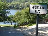 Nudistická pláž na přehradě