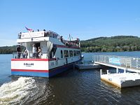 Lodní doprava na brněnské přehradě.