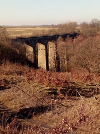 Kamenný železniční Viadukt na trati Kolín - Ledečko.