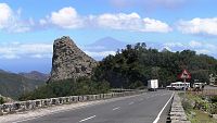 La Gomera - Mirador de Los Roques, vzadu Pico del Teide na Tenerife