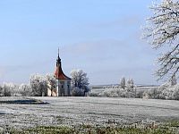 Malé Číčovice, kaple Nalezení sv. Kříže od východu