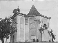 Malé Číčovice, kaple Nalezení sv. Kříže, před opravou v r. 1907