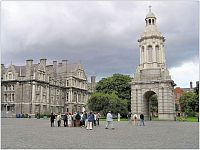 Dublin, nádvoří university Trinity College, zvonice