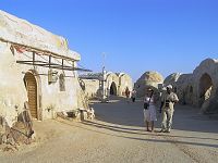 Chott el- Gharsa, vesnice mimozemšťanů z natáčení fplmu Hvězdné války
