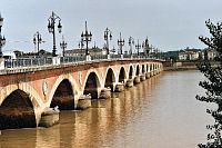 Bordeaux, most Pont de Piere ze začátku 19. století