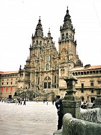 Santiago de Compostela, katedrála (11. - 13. stol.), hlavní průčelí  del Obradorio