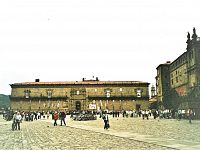 Santiago de Compostela, Praza do Obradorio, Hospital de los Reyes Católicos (15. stol.), vybudován pro poutníky, nyní luxusní hotel