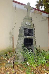 Noutonice, hřbitov, hrobka rodiny Dlauhowesky