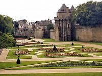 Vannes, městské hradby a zahrada Jardin des ramparts