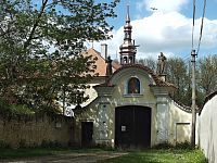 Františkánský klášter Hájek, Červený Újezd