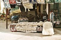 Zakynthos, Volimes,  vesnice známá tradiční řemeslnou výrobou, ručně tkané koberce