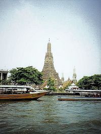 Bangkok, Wat Arun z řeky Čaóprayā