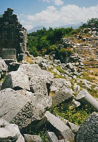 Tlos, římské divadlo zničené zemětřesením
