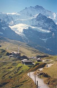 Kleine Scheidegg, v pozadí Jungfrau, 3 158 m