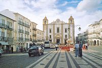 Évora, Praça do Giraldo, Igreja de Santo Antāo