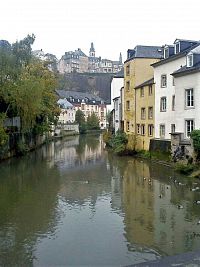 Luxembourg, čtvrť Grund, řeka Alzette