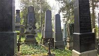 Hostouň u Prahy, Nový židovský hřbitov, hroby rodiny Popperovy