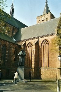 Naarden, Sint-Vituskerk v němž je pohřben J.A.Komenský
