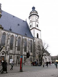 Lipsko, Thomaskirche se sochou J.S.Bacha