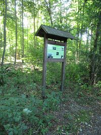 informační tabule na trase zelené turistické značky směřující na Brannou a Kojákovice