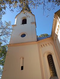 Hluboš: kostel Nejsvětější Trojice