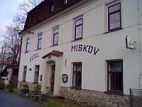 Hotel v Myslkově (Miskově). Dříve obecná škola.