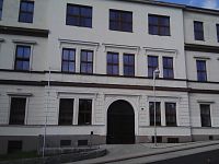8. Škola v Mladé Vožici. Stavba měšťanské školy byla dokončena 20. září 1914