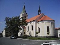 42. Románský farní kostel sv. Jeronýma v Sedlci ze 3. čtvrt. 12. stol. Ve 14.–15. století byl goticky přestavěn a rozšířen. V l. 1898–99 byl novorománsky přestavěn.