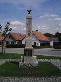 34. Pomník padlým ve světové válce.