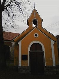 14. Kaple sv. Petra a Pavla ve Velkých Heřmanicích.