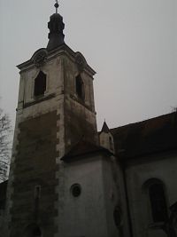 10. Kostel svatého Bartoloměje v Kosově Hoře vznikl již před rokem 1230.