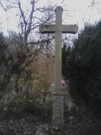 34. Kamenný kříž v Podolí u Vojkova.